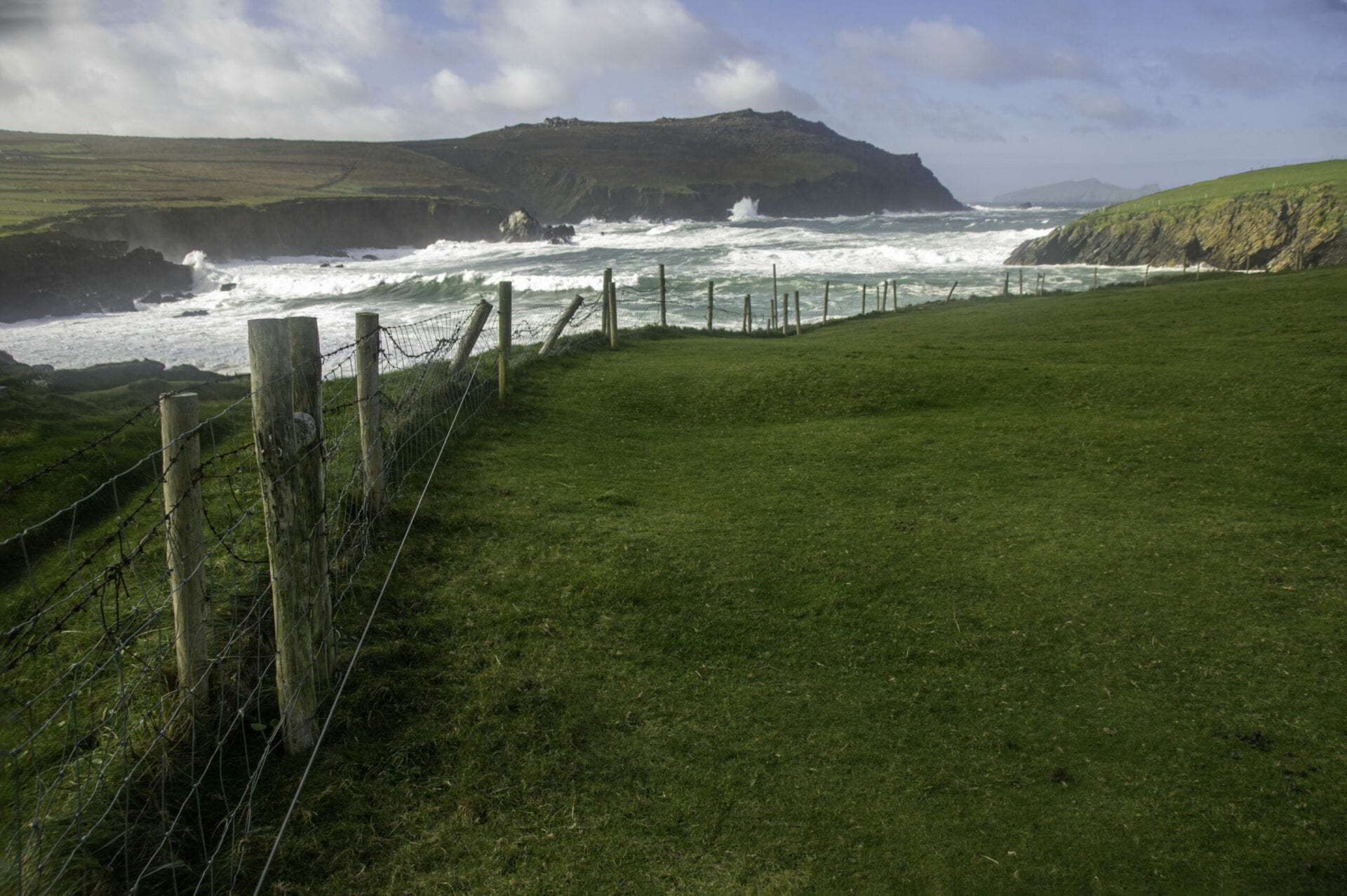 The sea making aggressive waves